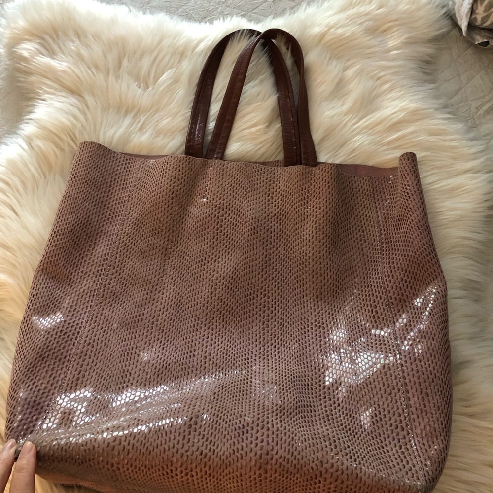 Sorial pink leather tote bag and wristlet
